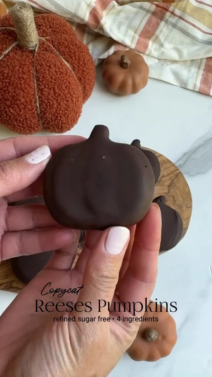 Bombones de cacahuete con forma de calabaza